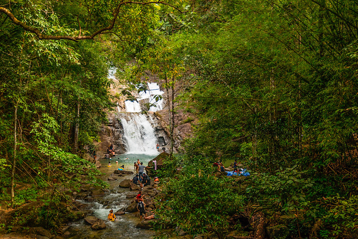 Водопад в национальном парке Као Лак